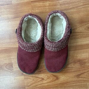 4/$15 Clarks Judy suede fabric slippers